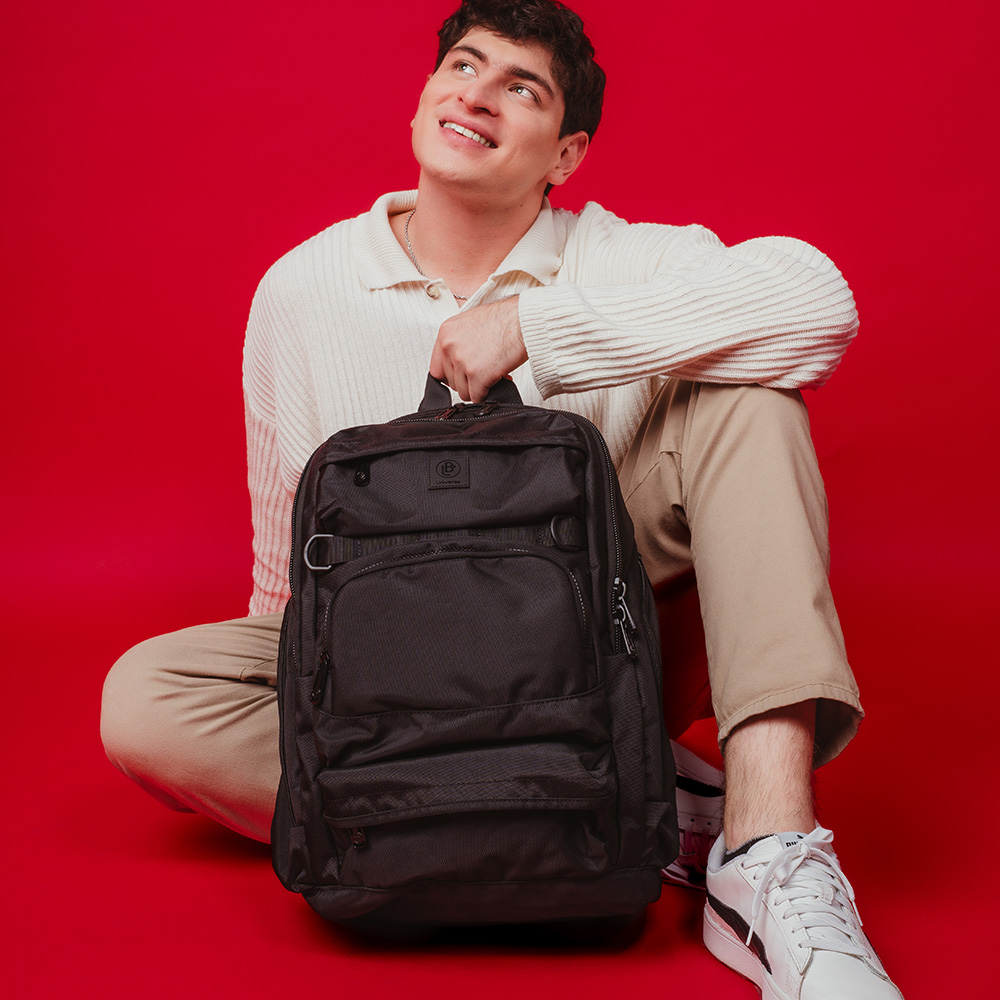 Mochila LB Universe Negro Titan 17
